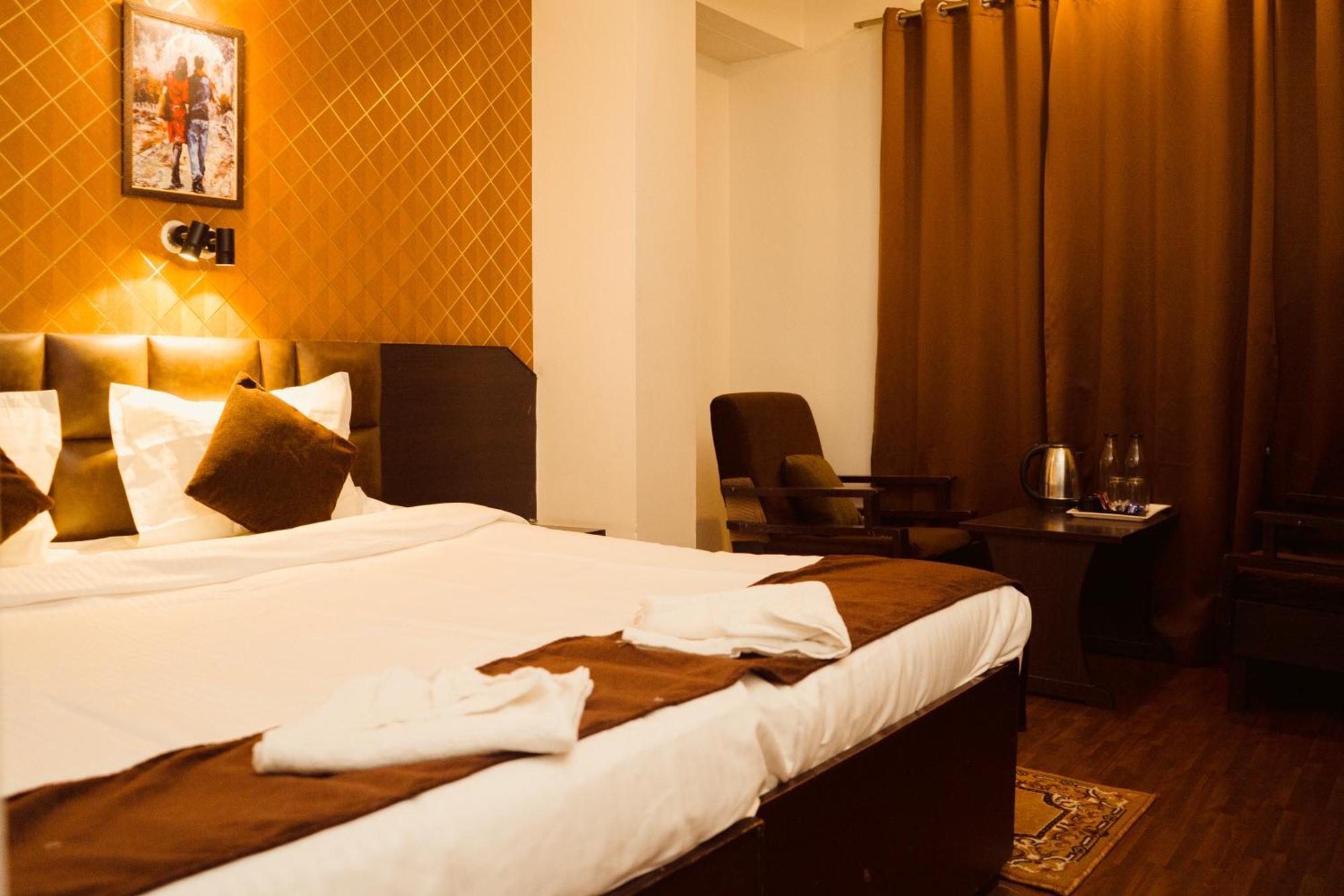 Hotel Siddhi Vinayak Regency, Mg Marg 甘托克 外观 照片