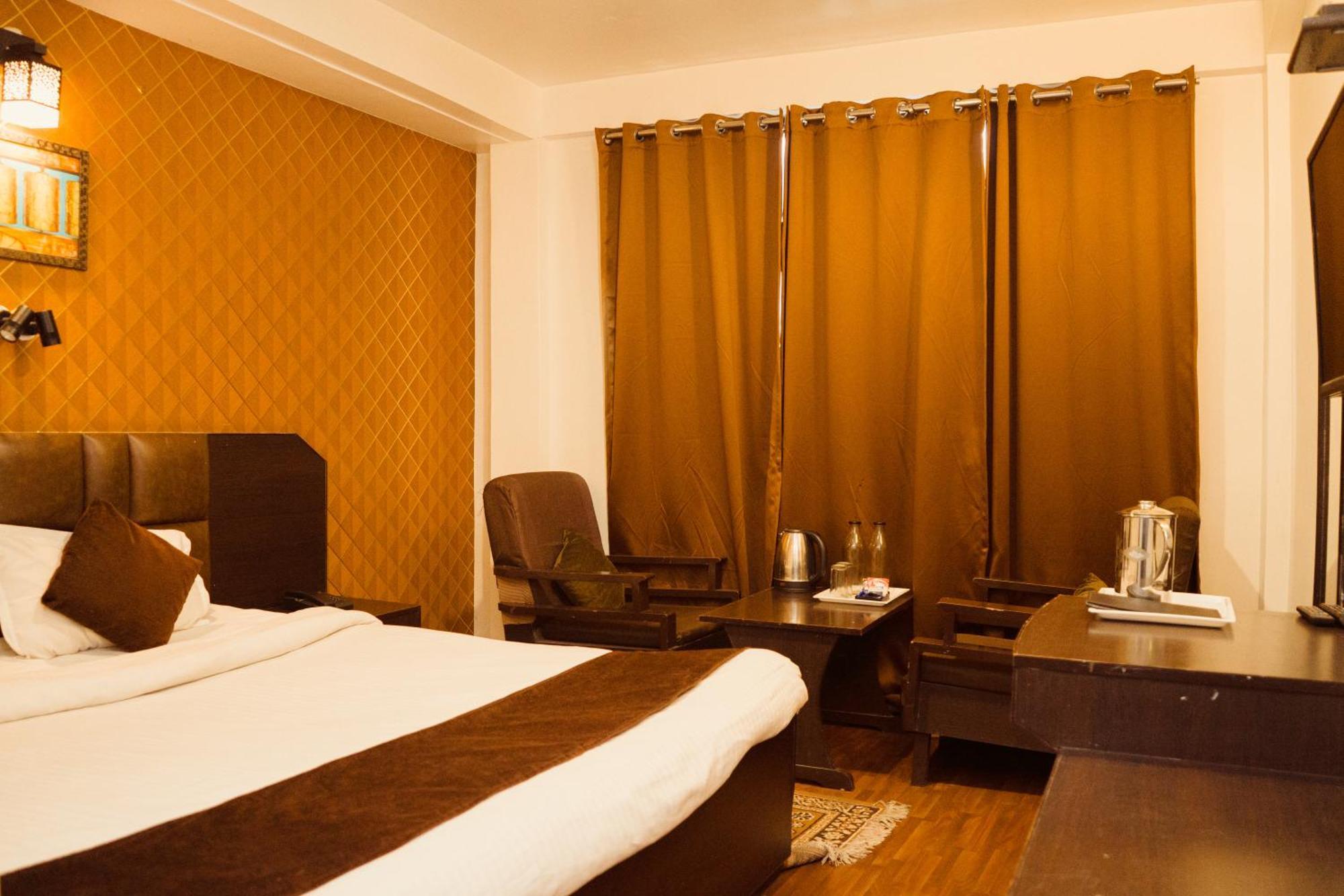 Hotel Siddhi Vinayak Regency, Mg Marg 甘托克 外观 照片