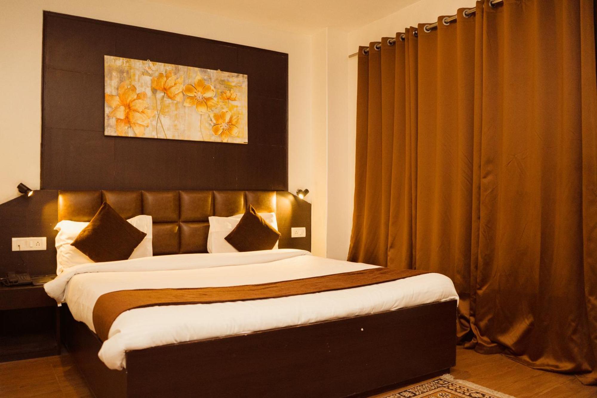 Hotel Siddhi Vinayak Regency, Mg Marg 甘托克 外观 照片
