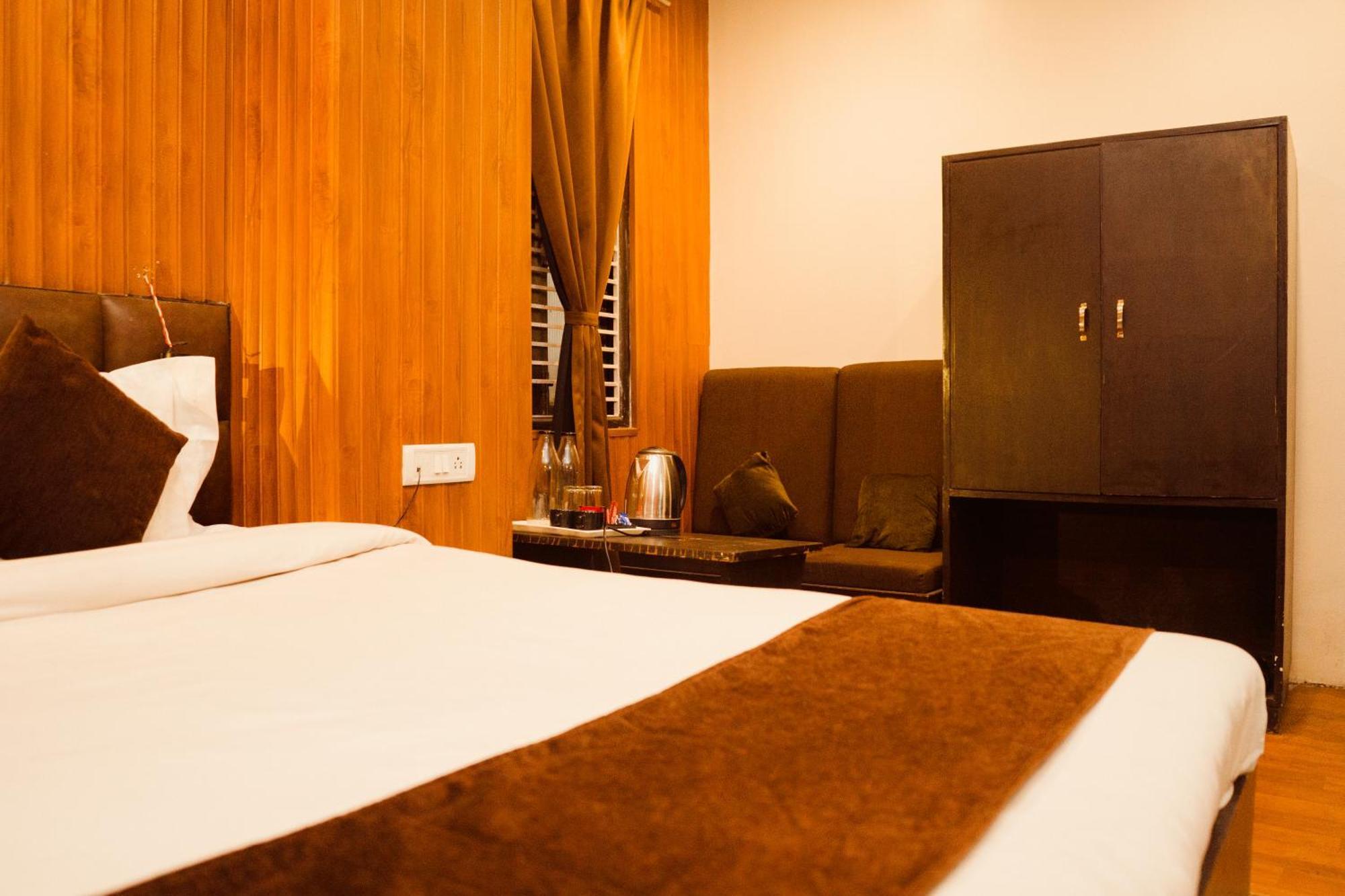 Hotel Siddhi Vinayak Regency, Mg Marg 甘托克 外观 照片