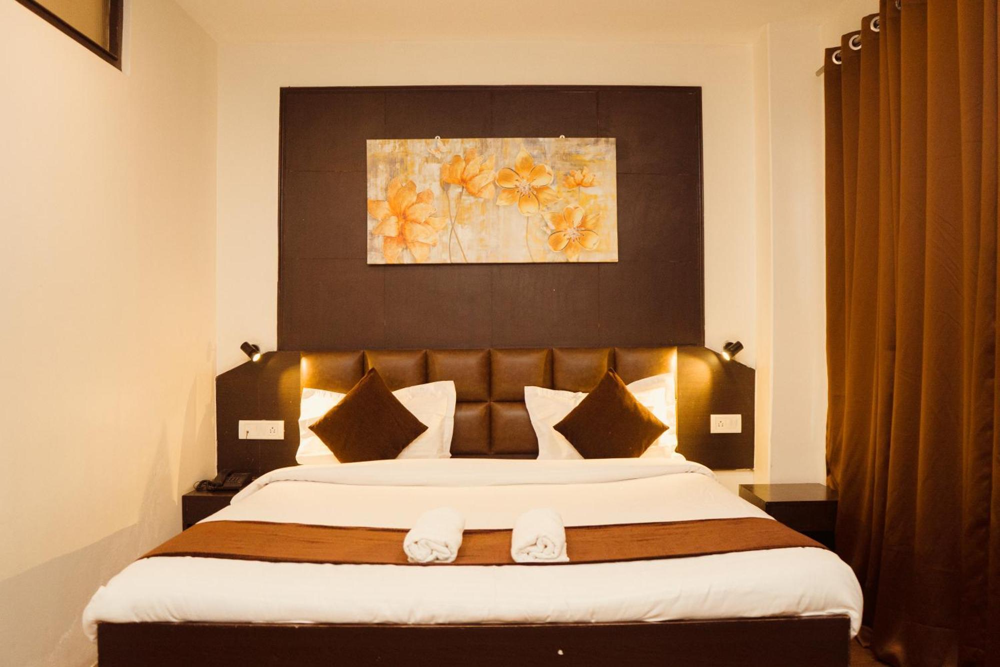 Hotel Siddhi Vinayak Regency, Mg Marg 甘托克 外观 照片
