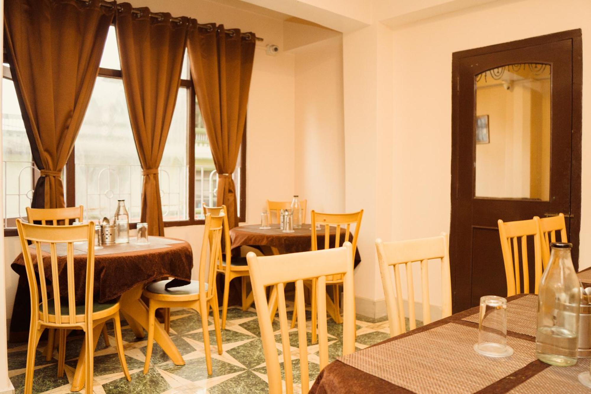 Hotel Siddhi Vinayak Regency, Mg Marg 甘托克 外观 照片
